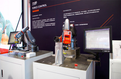 艾派科技工博會(huì)發(fā)布智能無(wú)人搬運(yùn)解決方案，引領(lǐng)自動(dòng)化控制系統(tǒng)新變革